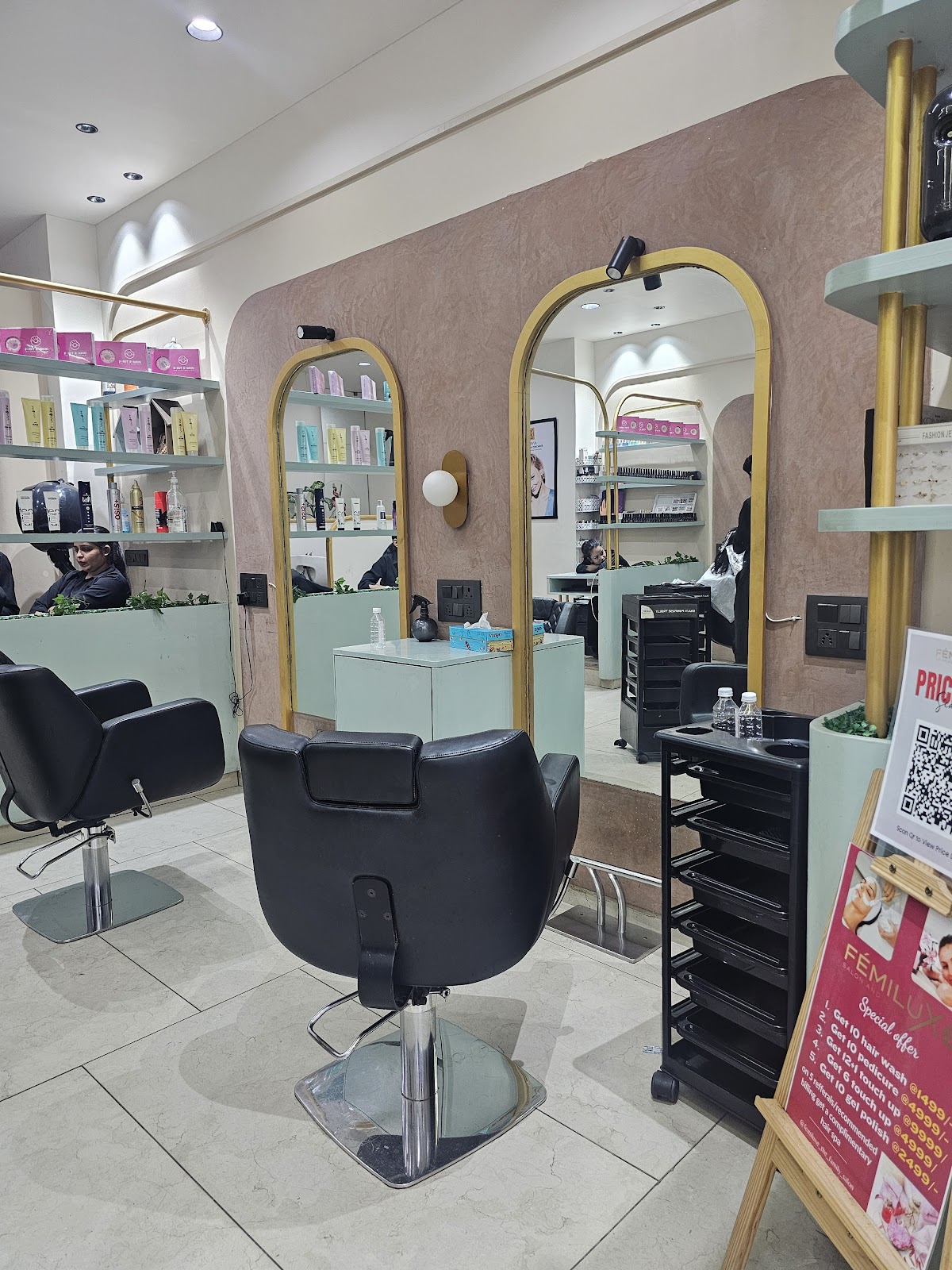 Femiluxe Salon & Nails salon