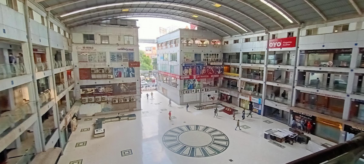 Iscon Arcade salon